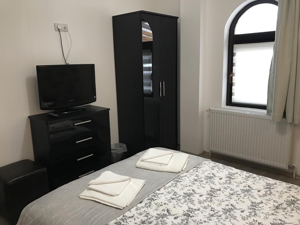 The Castle Apartment グラ・フモアルルイ 部屋 写真